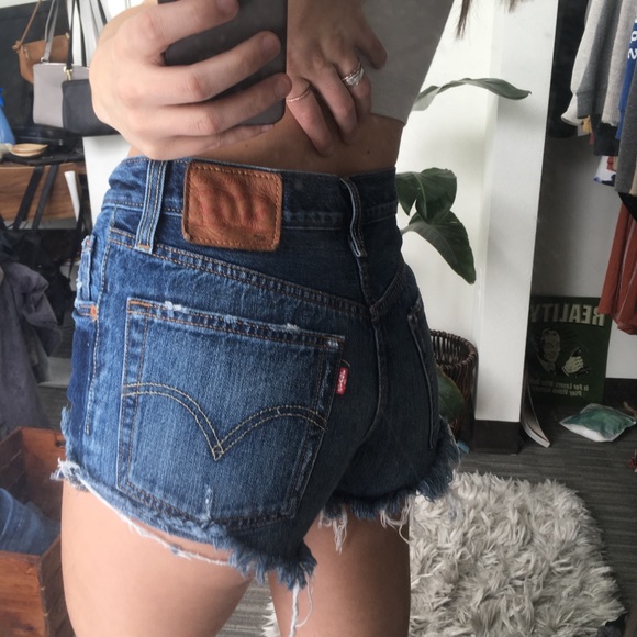 SOLD Levi’s shorts - Picture 3 of 5